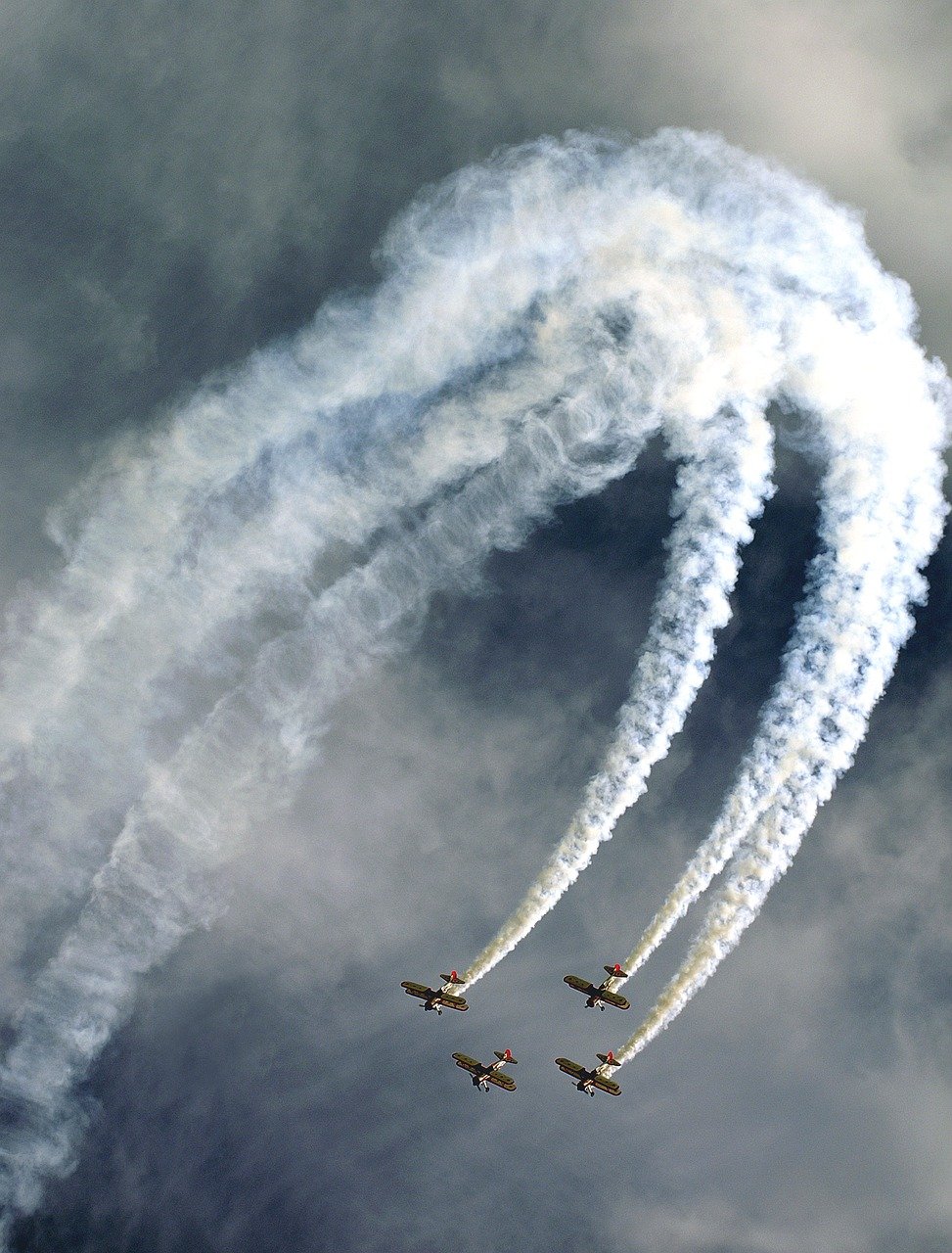 découvrez l'impact de l'aviation sur l'environnement, l'économie et la société. analyse des enjeux actuels et des solutions durables pour un avenir responsable.